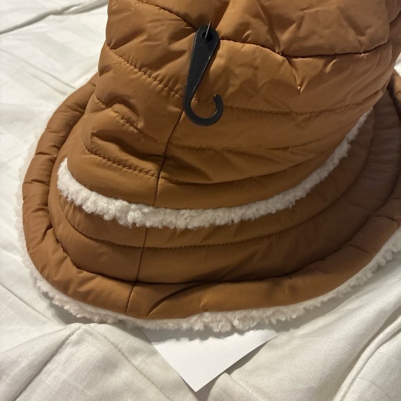 Ugg ladies reverse bucket hat size L/XL - Picture 4 of 9